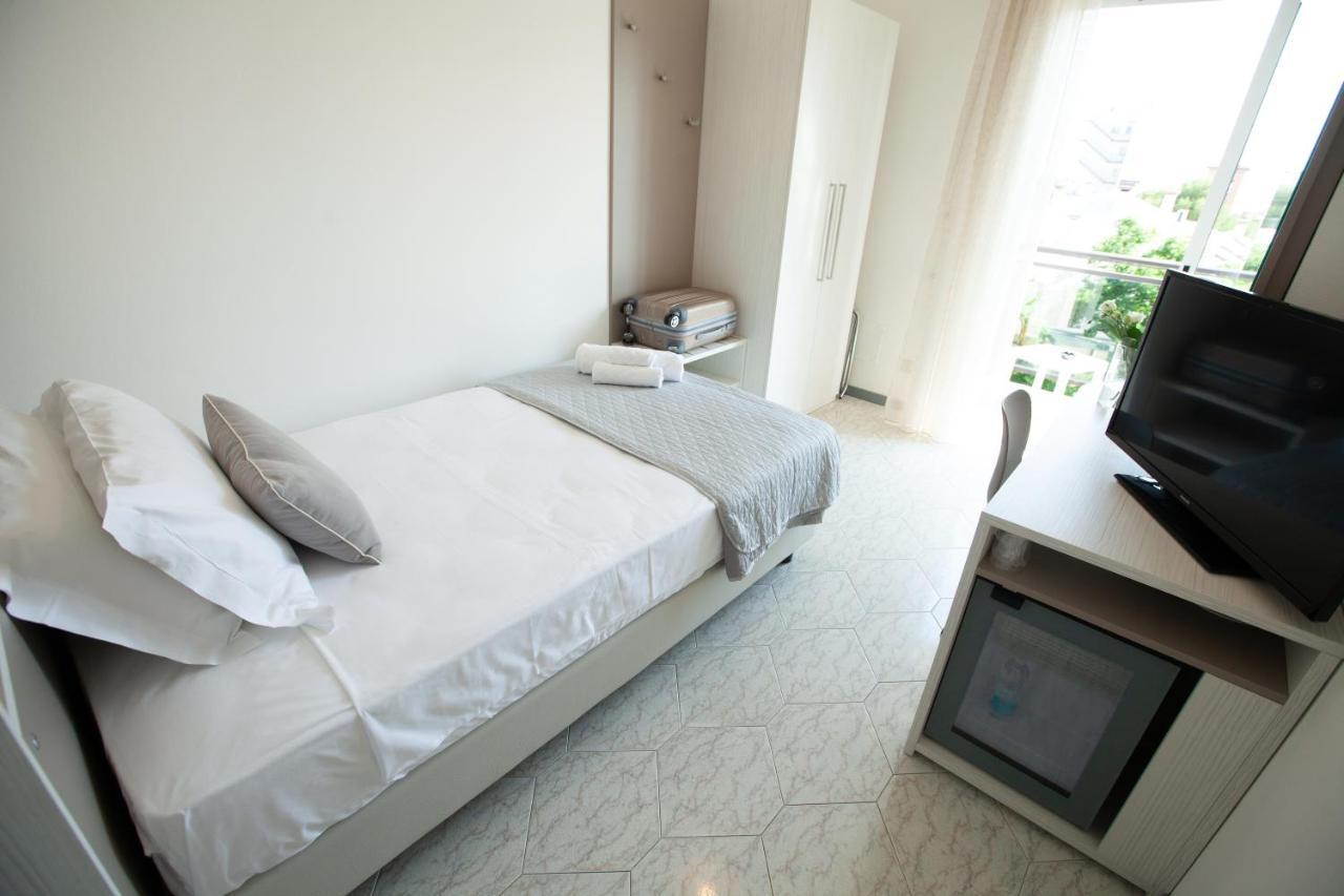 Hotel Maestri Riccione Luaran gambar