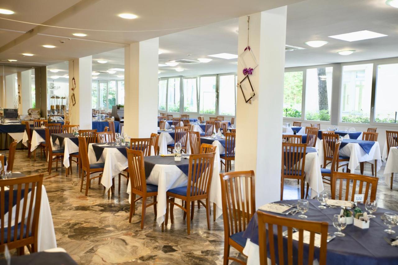 Hotel Maestri Riccione Luaran gambar