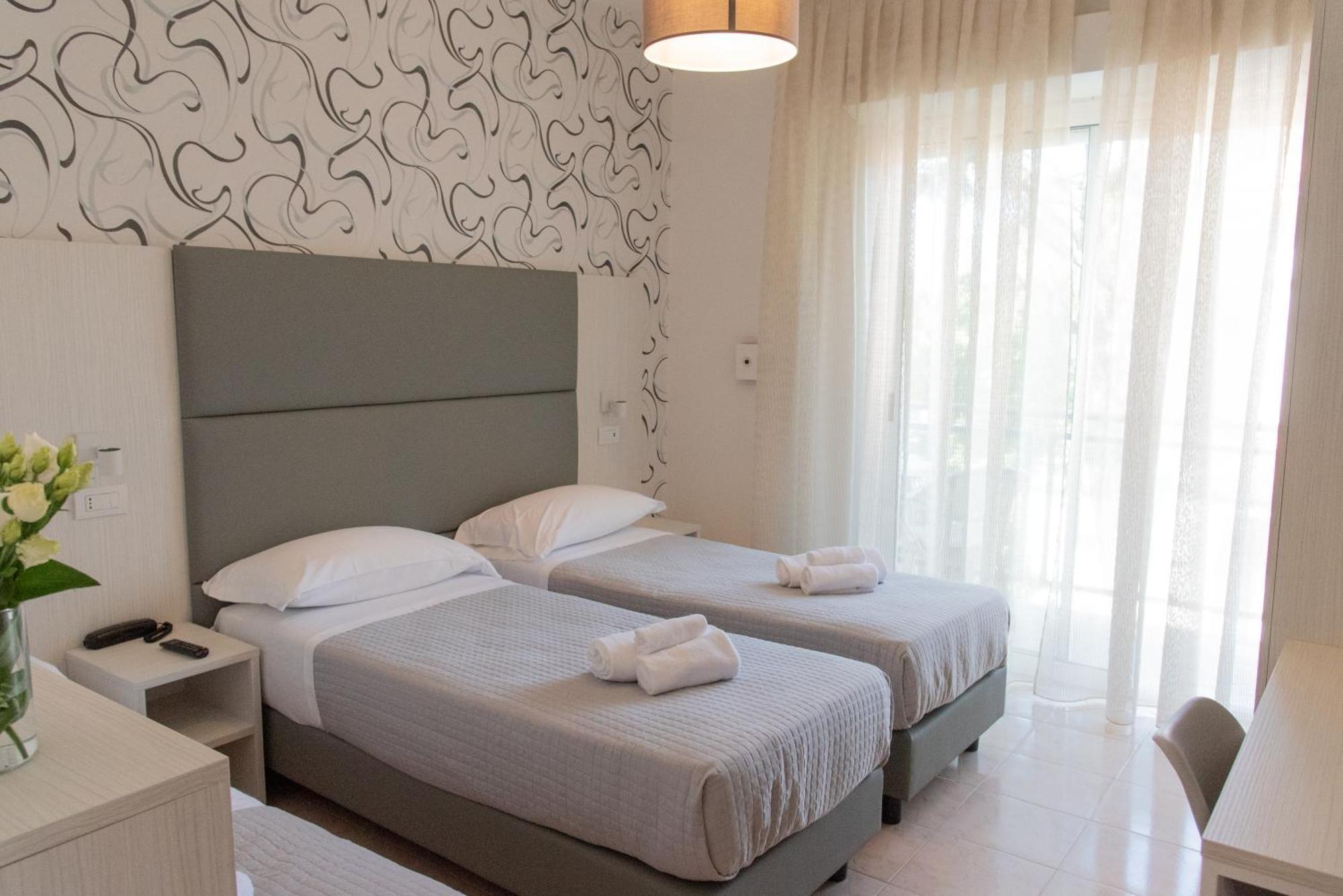 Hotel Maestri Riccione Luaran gambar